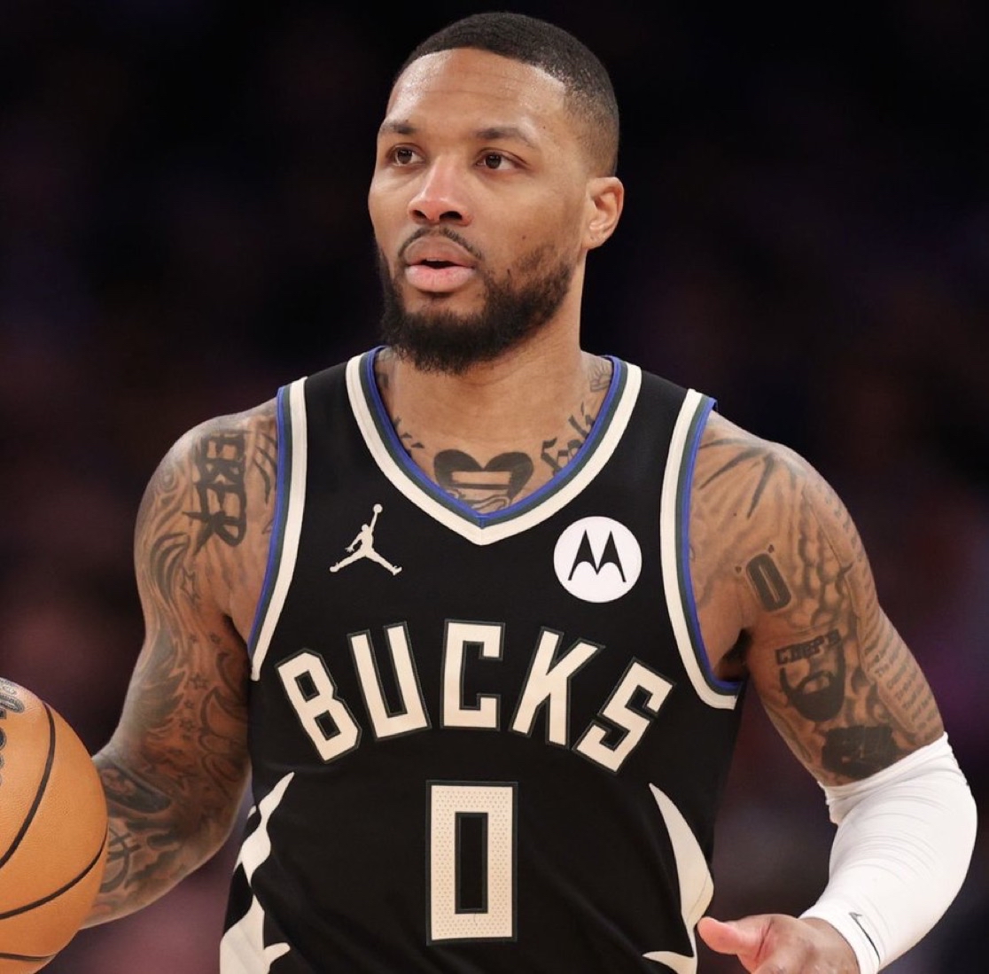 5名球员有 5名球员有