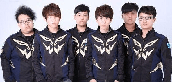 在沉默中蓄 在沉默中蓄